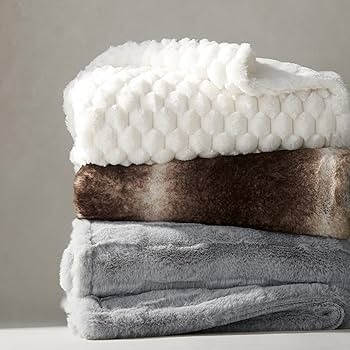 Amazon.com: Aston & Arden Luxury Faux Fur Blanket - Ultra